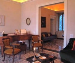 Villa Imperatore: Music room