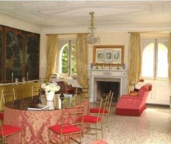 Villa Riccardi: Fireplace