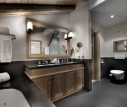 Chalet Kikoy: Bathroom