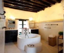 Villa Caballeros: Bathroom