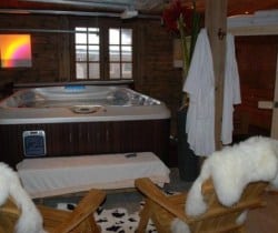 Chalet Paris: Spa area