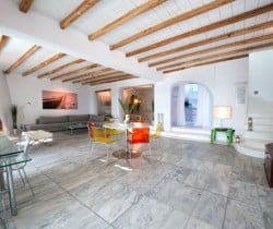 Villa Calacatta: Living and dining area