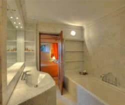 Villa Aris: Bathroom