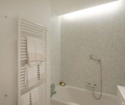 Apartment Calm: Bathroom