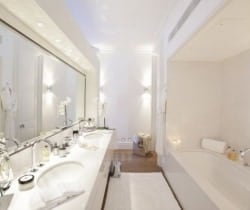 Villa Le Roi: Bathroom