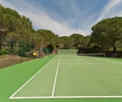 Villa Puccini: Tennis court