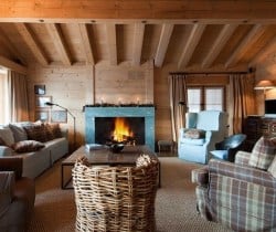 Chalet Dharma: Fireplace