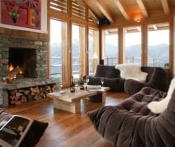 Chalet Holly: Living area