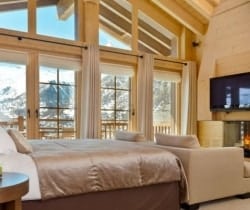 Chalet Karya: Master Bedroom 