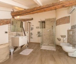 Villa-Galliana-Bathroom