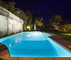 Villa-Valli-Swimming-pool-by-night