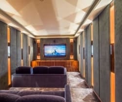 Chalet Desiree-Cinema room