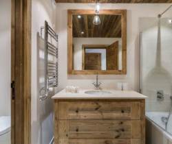 Chalet-Lillium-Bathroom