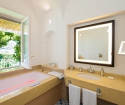 17Villa-Adele-Bathroom