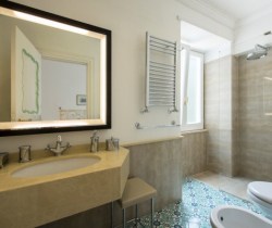 20Villa-Adele-Bathroom