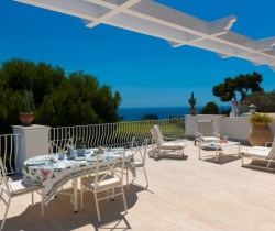 23Villa-Adele-Al-fresco-dining-area