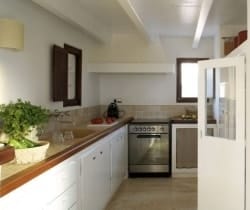 Villa Deiene: Kitchen