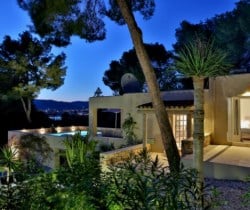 Villa Brisa-Exterior by nigth