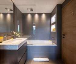 Chalet-Chaudanne-Bathroom