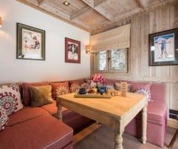 Chalet-Rhodos-Breackfast-room