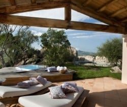 Villa Rosae: Outdoor Jacuzzi