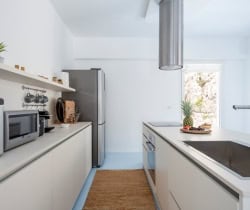 Villa-Renella-Kitchen