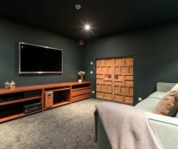 Chalet-Ames-TV-room